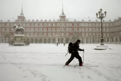 La nieve en España hizo estragos: tres muertos, cierres de rutas y cancelación de vuelos