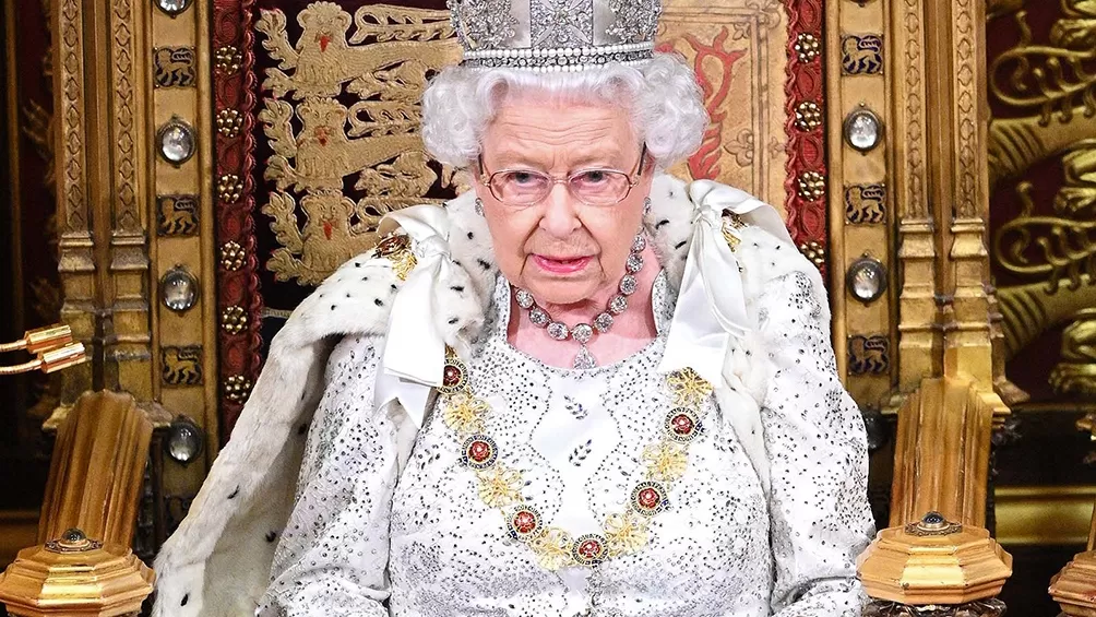 EN EL TRONO. La monarca británica ha cumplido 92 años. 