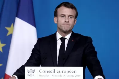 Francia: detienen a un hombre por un aviso de bomba en un lugar al cual iba a ir Macron