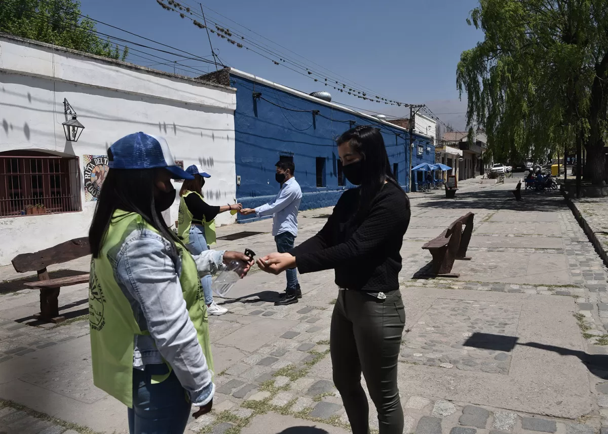 PREVENCIÓN. Las autoridades intensifican los controles en la villa veraniega para sostener la actividad turística.