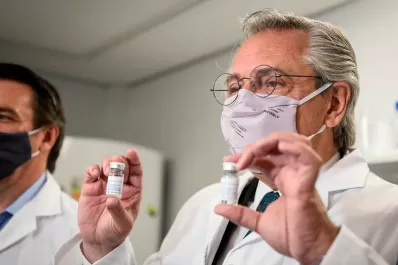 Alberto Fernández visitó los laboratorios donde se desarrolló el suero hiperinmune anti coronavirus