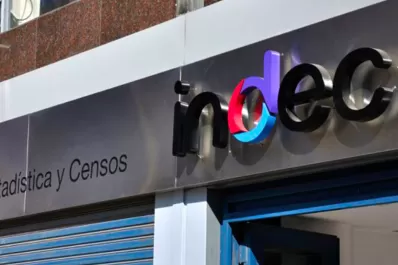 El consumo de servicios públicos cayó en octubre un 15% interanual, según el Indec