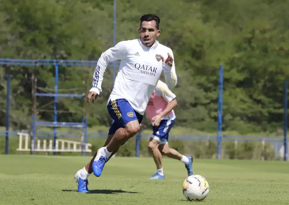 EL AS DE ESPADA. Carlos Tevez, que fue cuidado por Miguel Ángel Russo, es un jugador fundamental para Boca, que mañana buscará un lugar en otra final. Twitter@bocajrsoficial