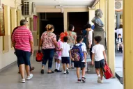 Opiniones divididas entre los lectores, respecto de la modalidad para el inicio de clases