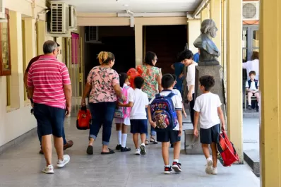 Opiniones divididas entre los lectores, respecto de la modalidad para el inicio de clases