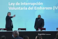 Fernández promulgó la ley del aborto legal