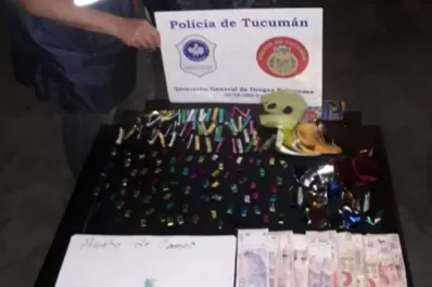 Detienen a una mujer con 145 ravioles de cocaína en Banda del Río Salí
