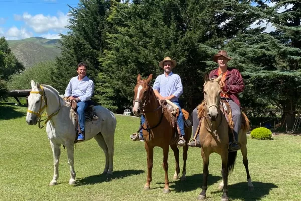 Prat-Gay, Campero y Sánchez, a caballo por Tafí del Valle