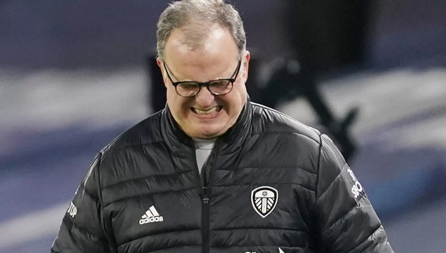 FASTIDIO. El equipo no encuentra el rumbo y Marcelo Bielsa no puede evitar el malestar.