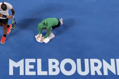 Abierto de Australia: 47 tenistas estarán aislados 14 días en un hotel por casos de covid-19 en sus vuelos