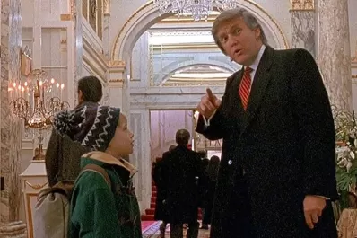 Macaulay Culkin se suma a petición para remover a Trump de Mi pobre Angelito