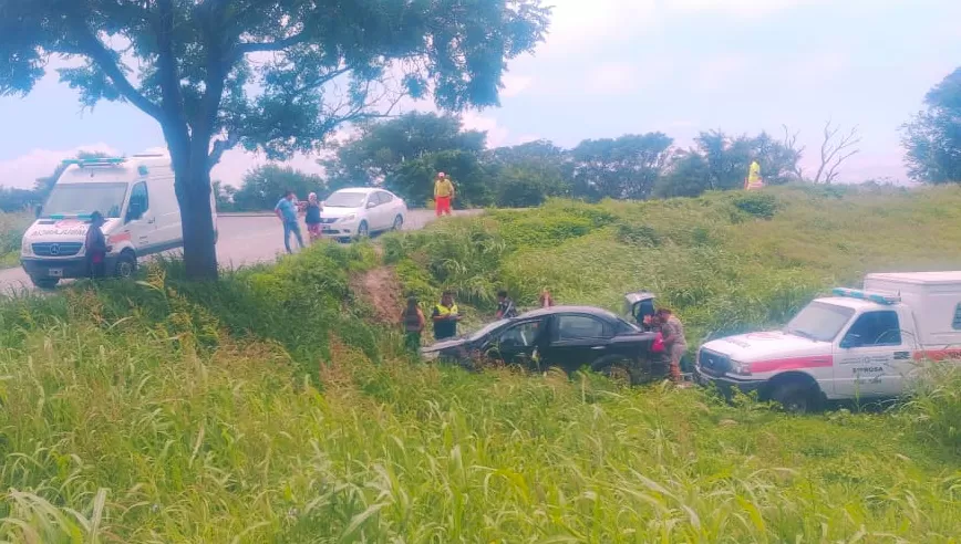 ACCIDENTE. Un auto salió de la ruta y volcó cerca Chuscha.