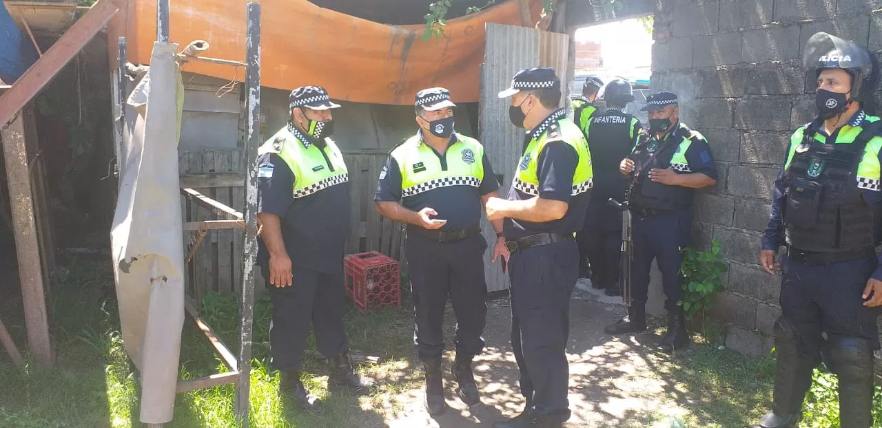 Demoraron a 61 tucumanos en una riña de gallos