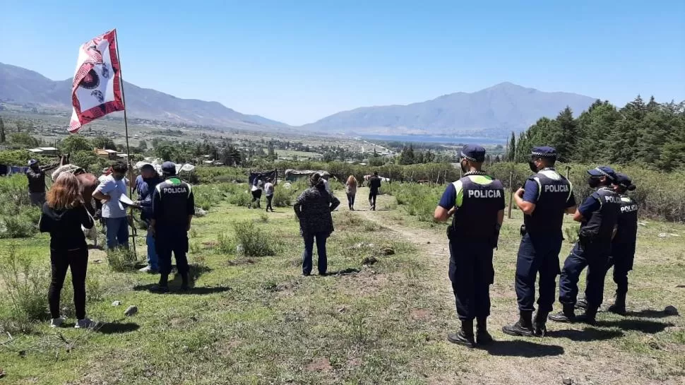 OPERATIVO DEL JUZGADO. En 22 de diciembre, la jueza Fuentes Lajud realizó una inspección ocular en las inmediaciones de la ocupación del predio.  