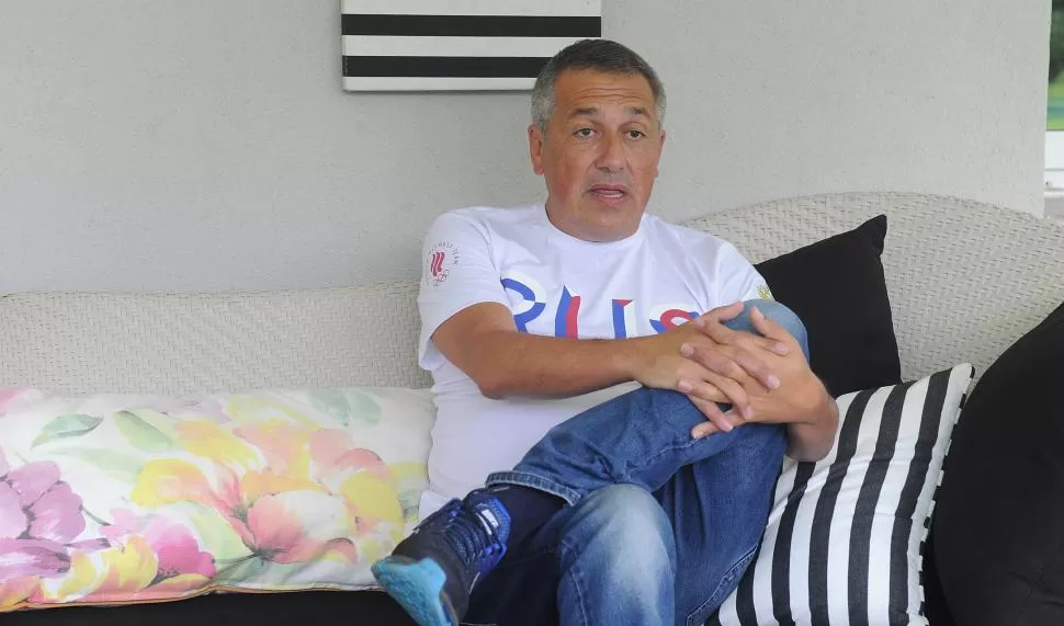 APORTE. El presidente Sagra sostuvo con esfuerzo personal a la institución. 