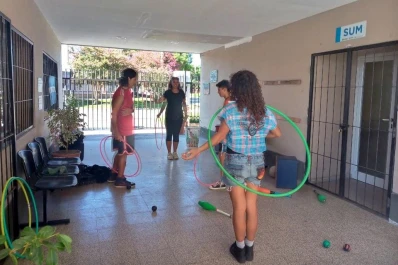 Arte, carpintería, circo y deportes: los talleres gratuitos que ofrece la Municipalidad
