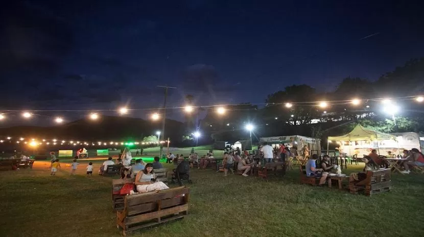 El Cadillal promociona sus foods trucks con buena oferta gastronómica y DJs en vivo