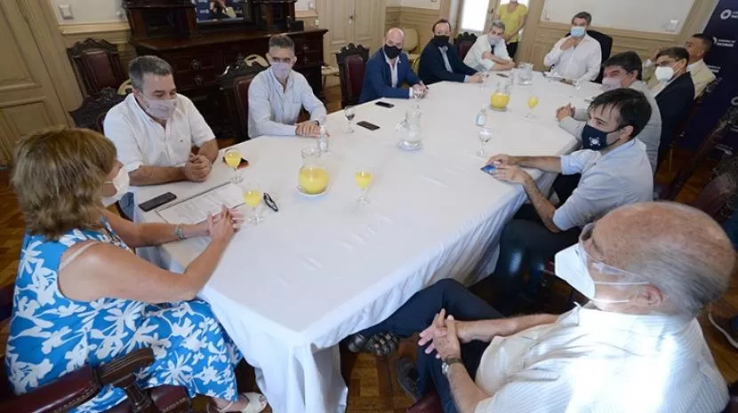 EN CASA DE GOBIERNO. La secretaria de la Gobernación Silvia Laura Pérez encabeza la reunión de gabinete. Foto: Comunicación Pública