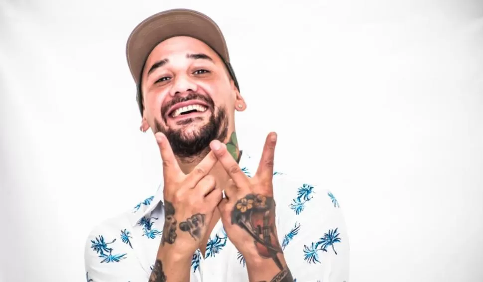 NO VE LA HORA. Salinas propone un show novedoso, tipo recital.    