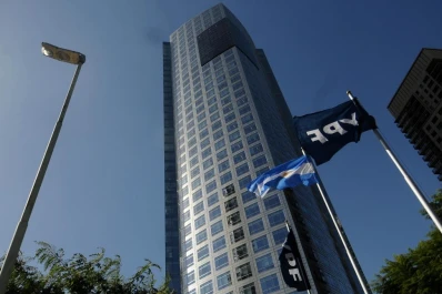 Canje y cambios: YPF pierde valor en el mercado