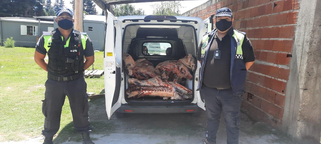 El Mollar: sorprenden a un conductor que transportaba carne en forma irregular