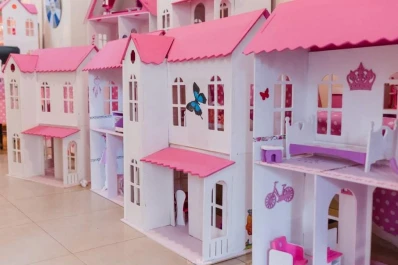 Para niños: mundos de madera y fantasía