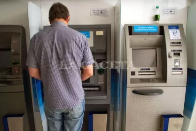 La huella digital bastará para operar en los cajeros automáticos: cómo funcionará este sistema