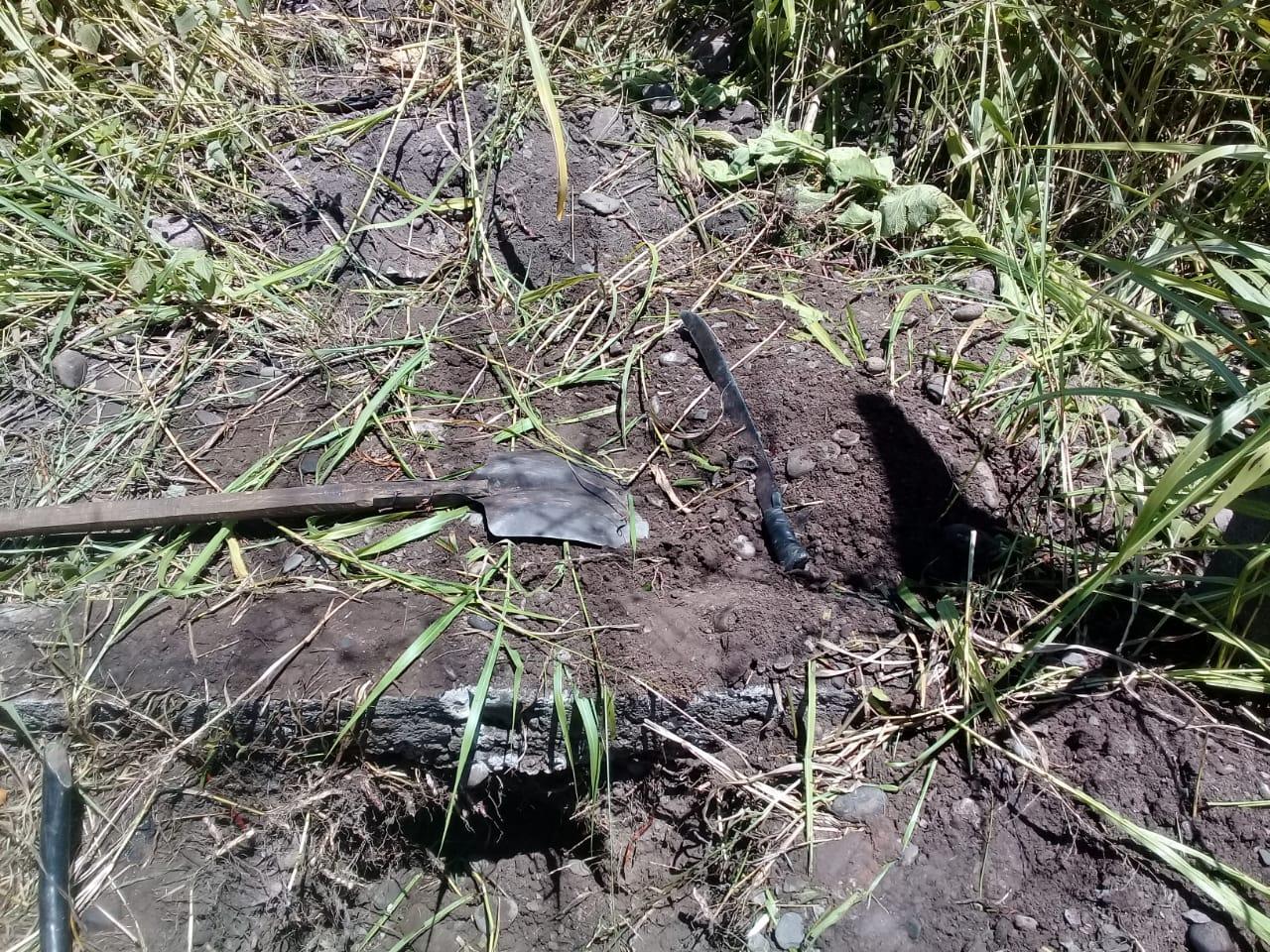 Los atraparon cavando para robar cableado subterráneo de la Papelera Tucumán