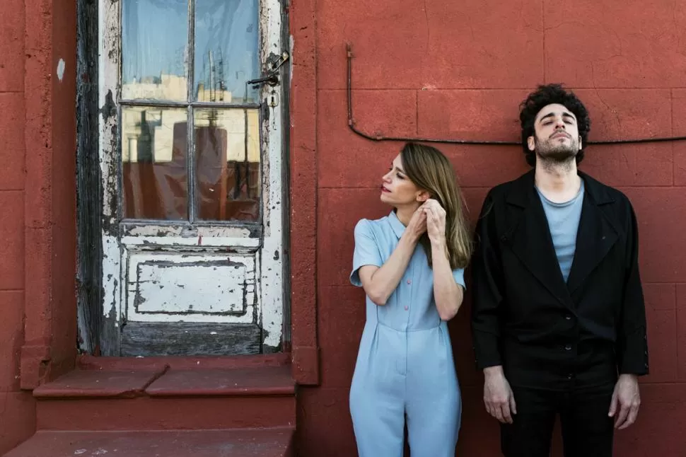 PAREJA TUCUMANA. Mercedes Maiztegui y Roque Céliz pusieron a andar el talento en la pandemia. 