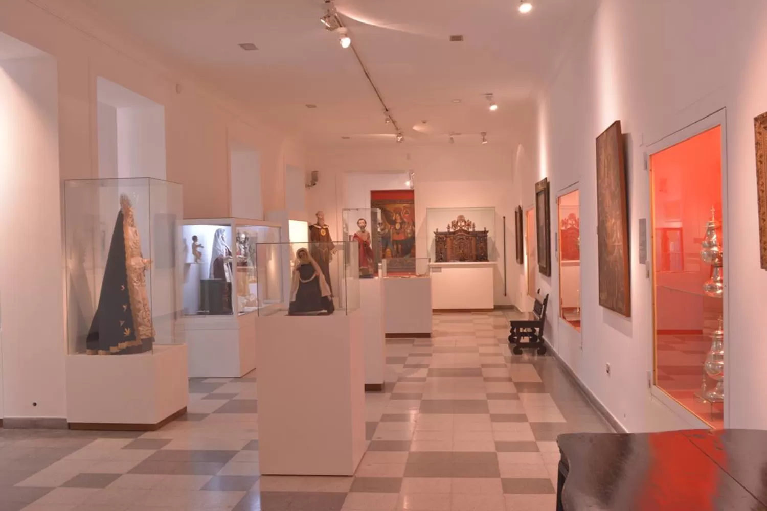 Museo Sacro: bellas obras de Marta Scrosoppi, en venta  