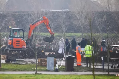 Ira y dolor: Reino Unido se acerca a las 100.000 muertes por covid-19