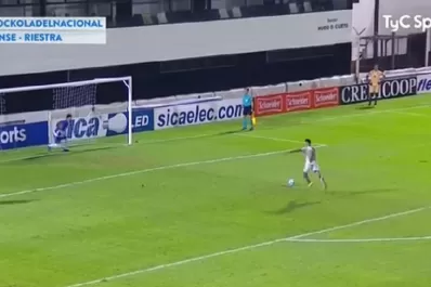 Matías Tissera, el fan del Pulguita Rodríguez que imitó su forma de patear penales