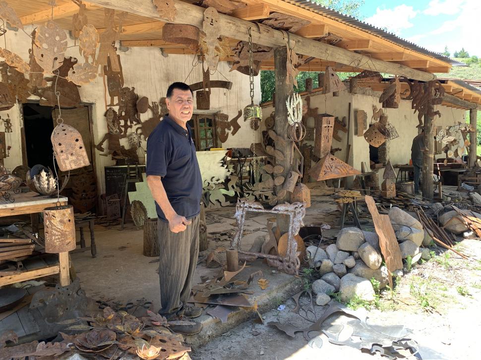 Arte escondido: Alberto, el orfebre que huyó de la villa tafinista y se internó en el paraíso