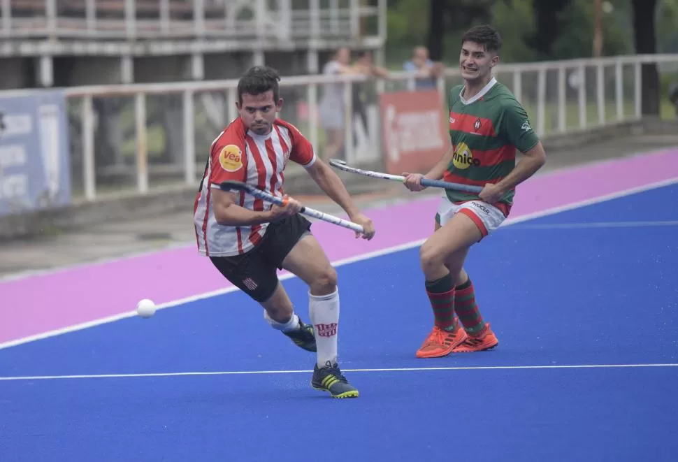 OTROS TIEMPOS. La final de caballeros, entre San Martín y Huirapuca, fue el último partido oficial del hockey en la provincia.