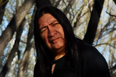 Show virtual: festival solidario con artistas nacionales por Rubén Patagonia