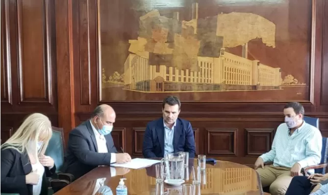 Manzur firmó un convenio marco con la secretaría de Energía de la Nación.