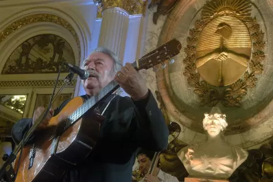 El presidente expresó sus condolencias por la muerte de César Isella