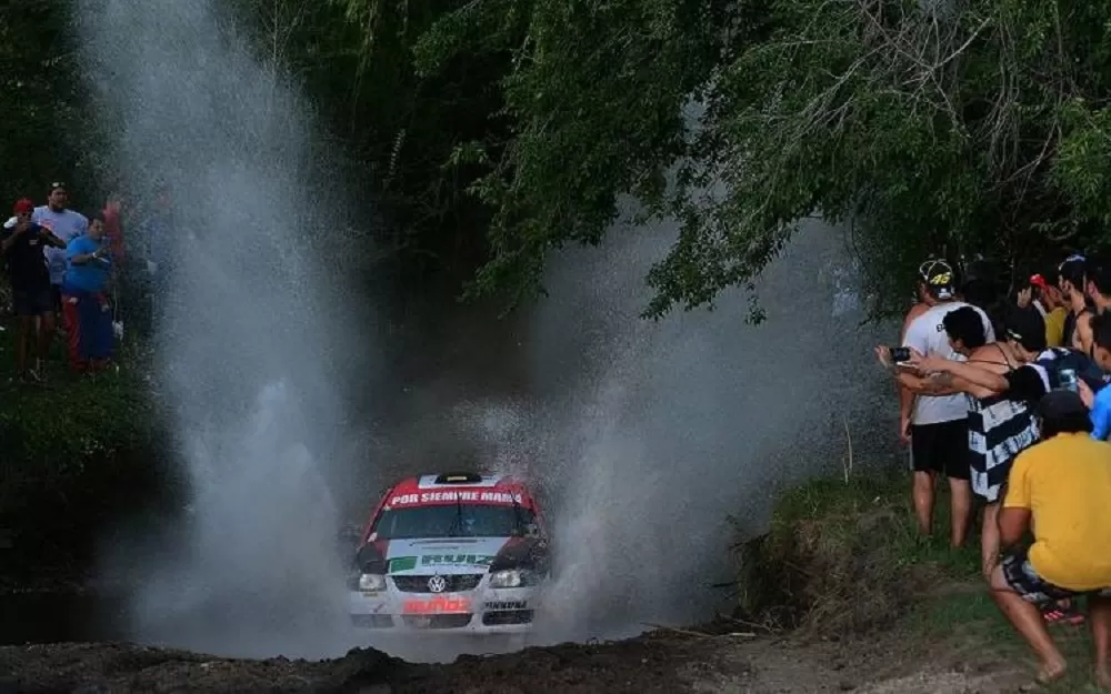 ATRACCIÓN. Así como la prueba de San Luis reúne a una gran cantidad de tripulaciones de todo el país, su desarrollo genera una gran atención en los espectadores.