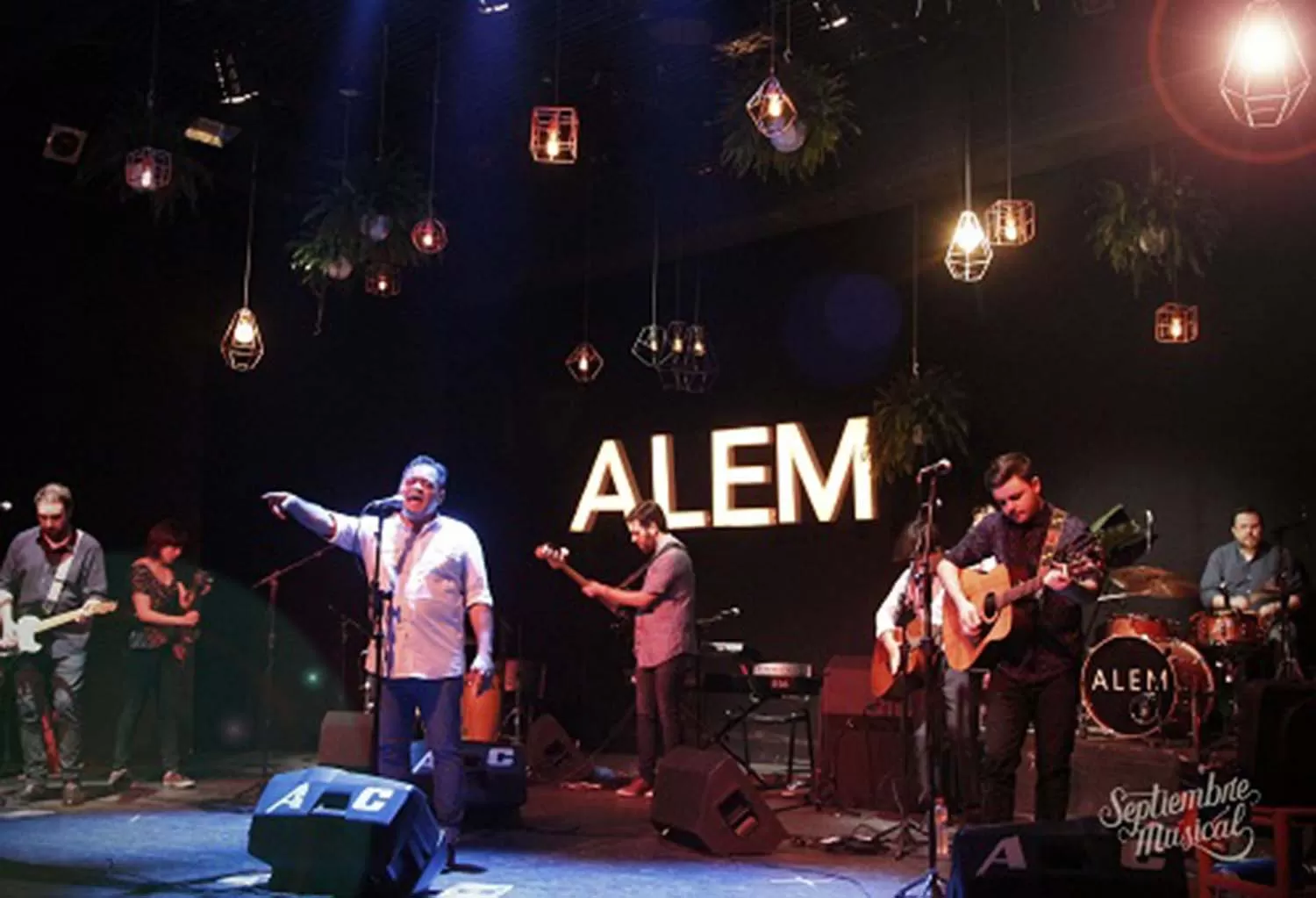 En la plaza Belgrano: el primer show presencial de la banda Alem
