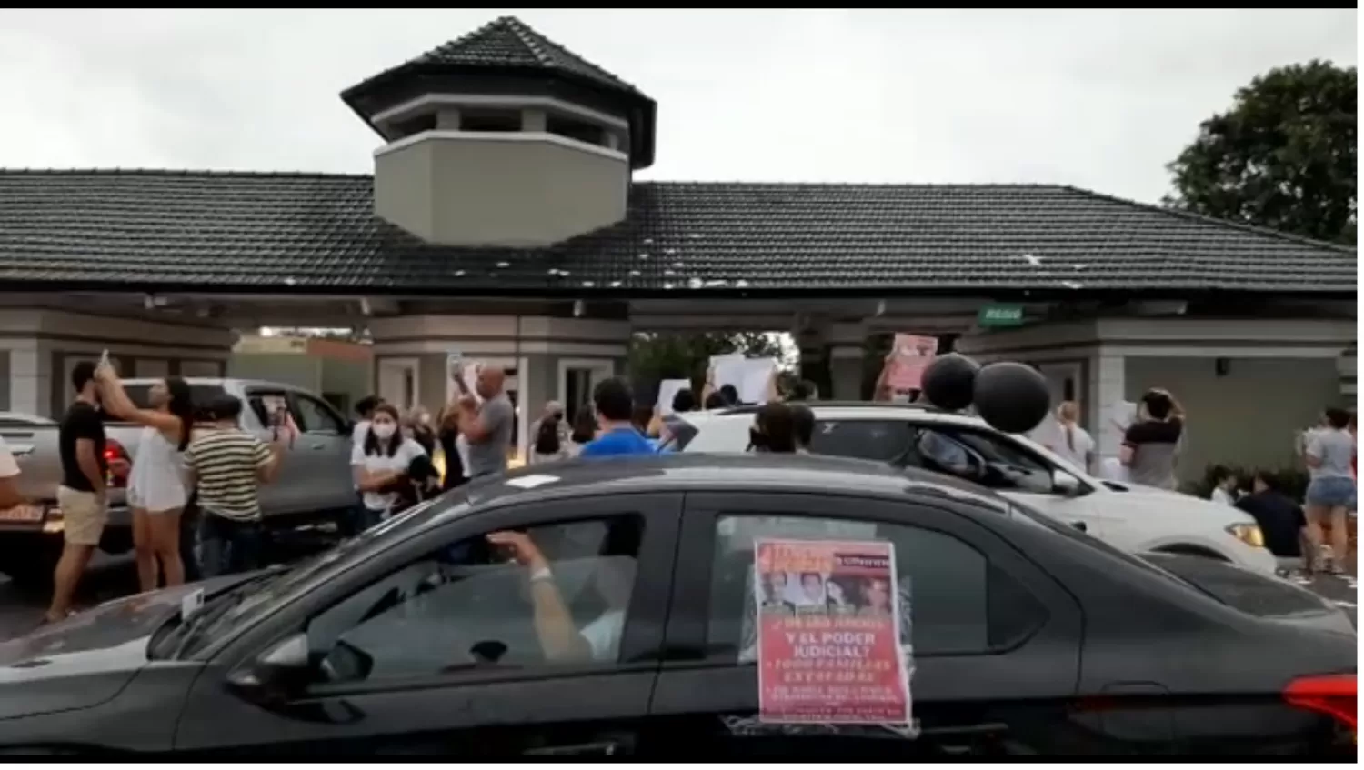 ¡Que salga el delincuente!: damnificados pidieron justicia por supuestas estafas inmobiliarias