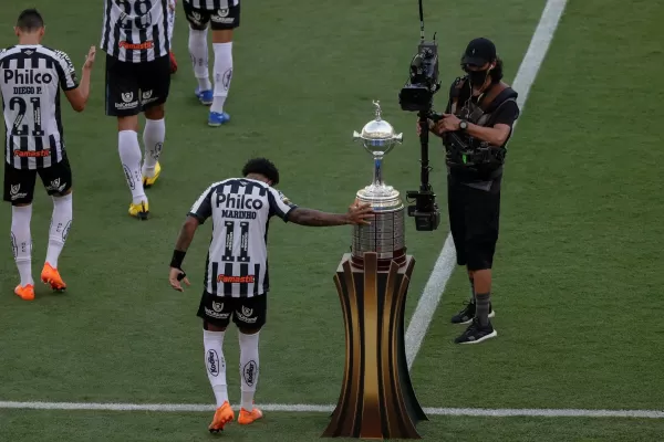 Palmeiras derrotó 1 a 0 a Santos sobre el final y se llevó la Copa Libertadores