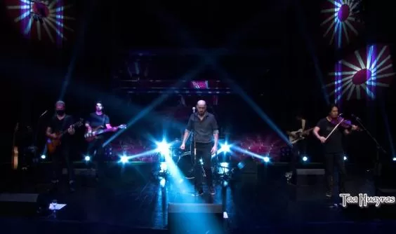 LUCES Y SONIDO. El dúo se reinventa y llega con una original propuesta.  