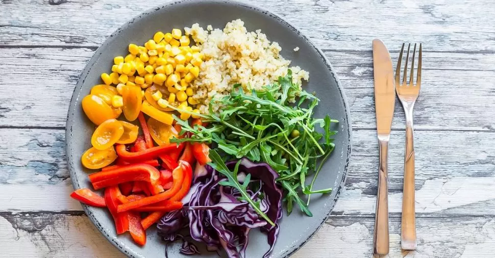 SABER Y SENTIR LO QUE SE COME. La propuesta de esta forma de alimentarse es estar consciente al momento de ingerir e identificar cada sabor.  