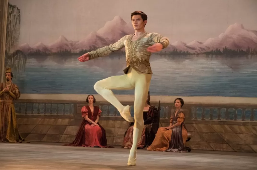 Nureyev.