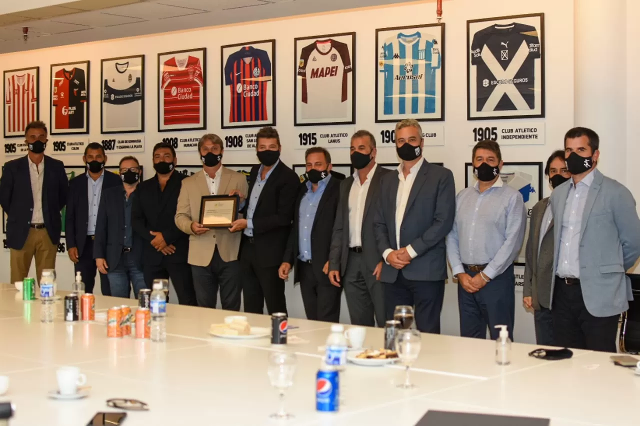 Los presidentes de los clubes antes del sorteo. 