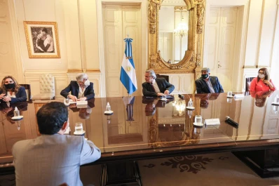 Fernández recibió a empresarios y sindicalistas del transporte automotor de cargas
