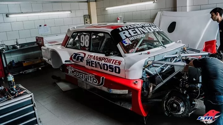 ASÍ SE VE. El Ford de Braian Reinoso se preparó en el taller del Catalán Magni Competición. 
