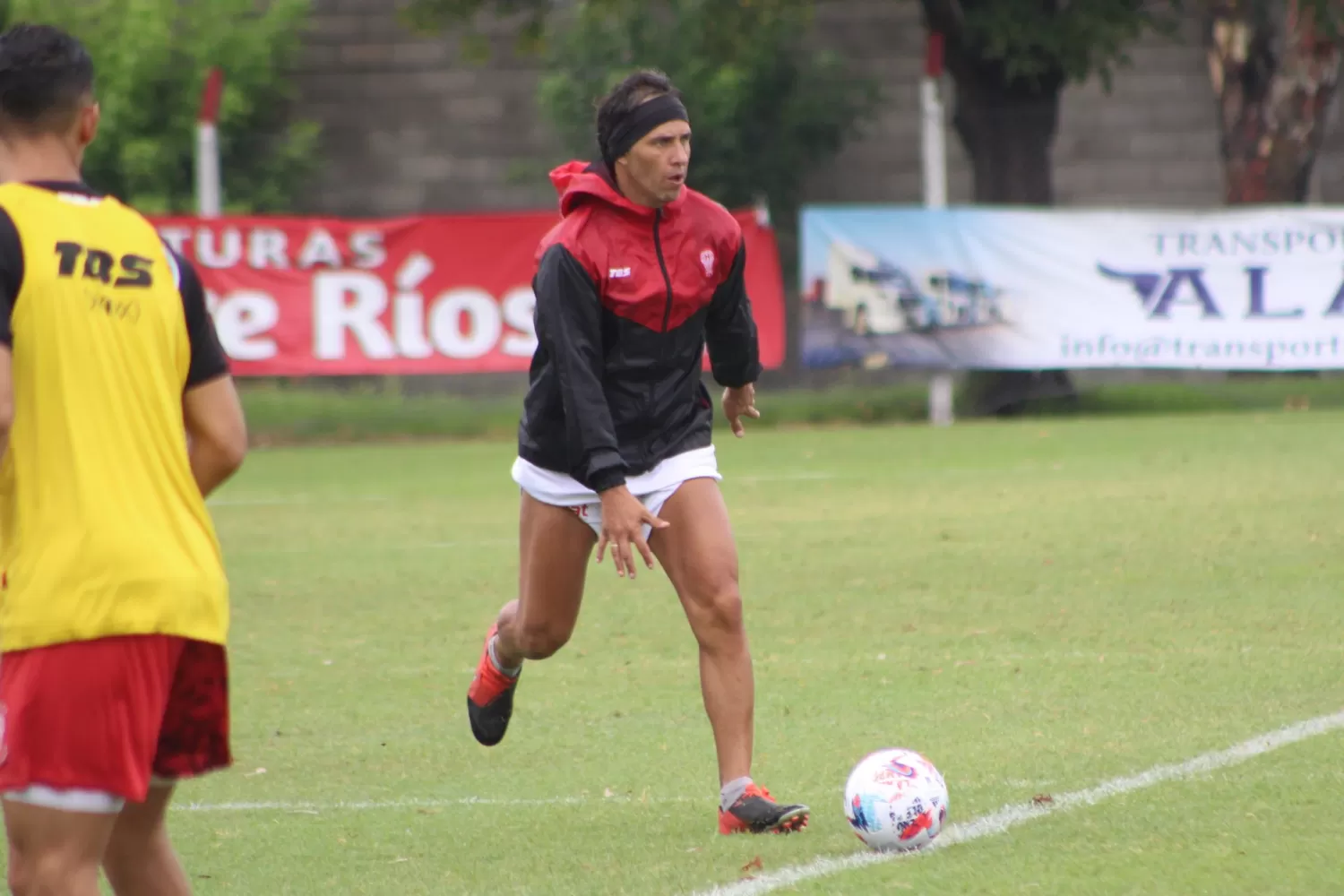 Toranzo es uno de los futbolistas infectados. FOTO TOMADA DE TWITTER.COM/CAHURACAN