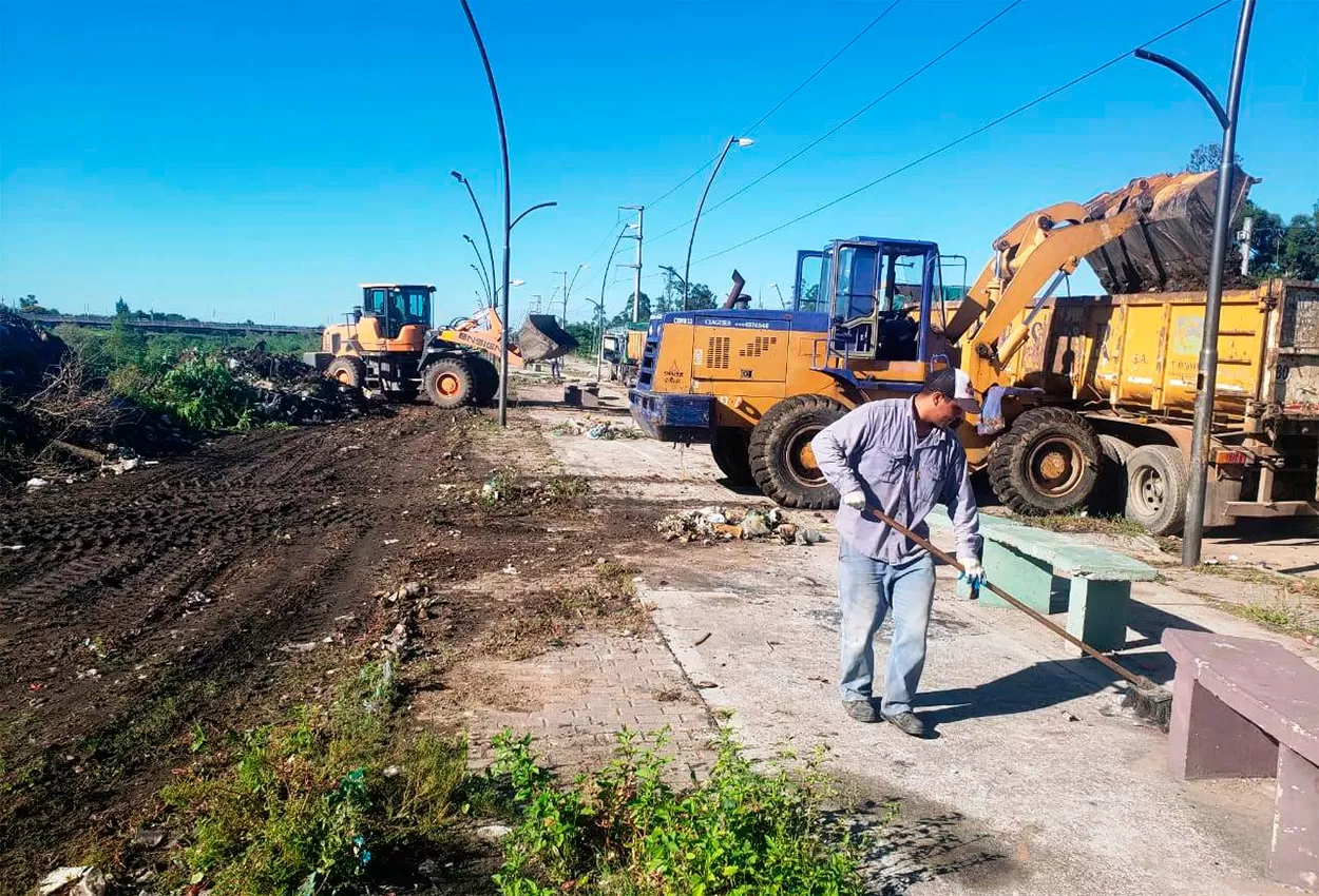 En dos días recogieron 450.000 kilos de residuos tirados a la vera del río Salí