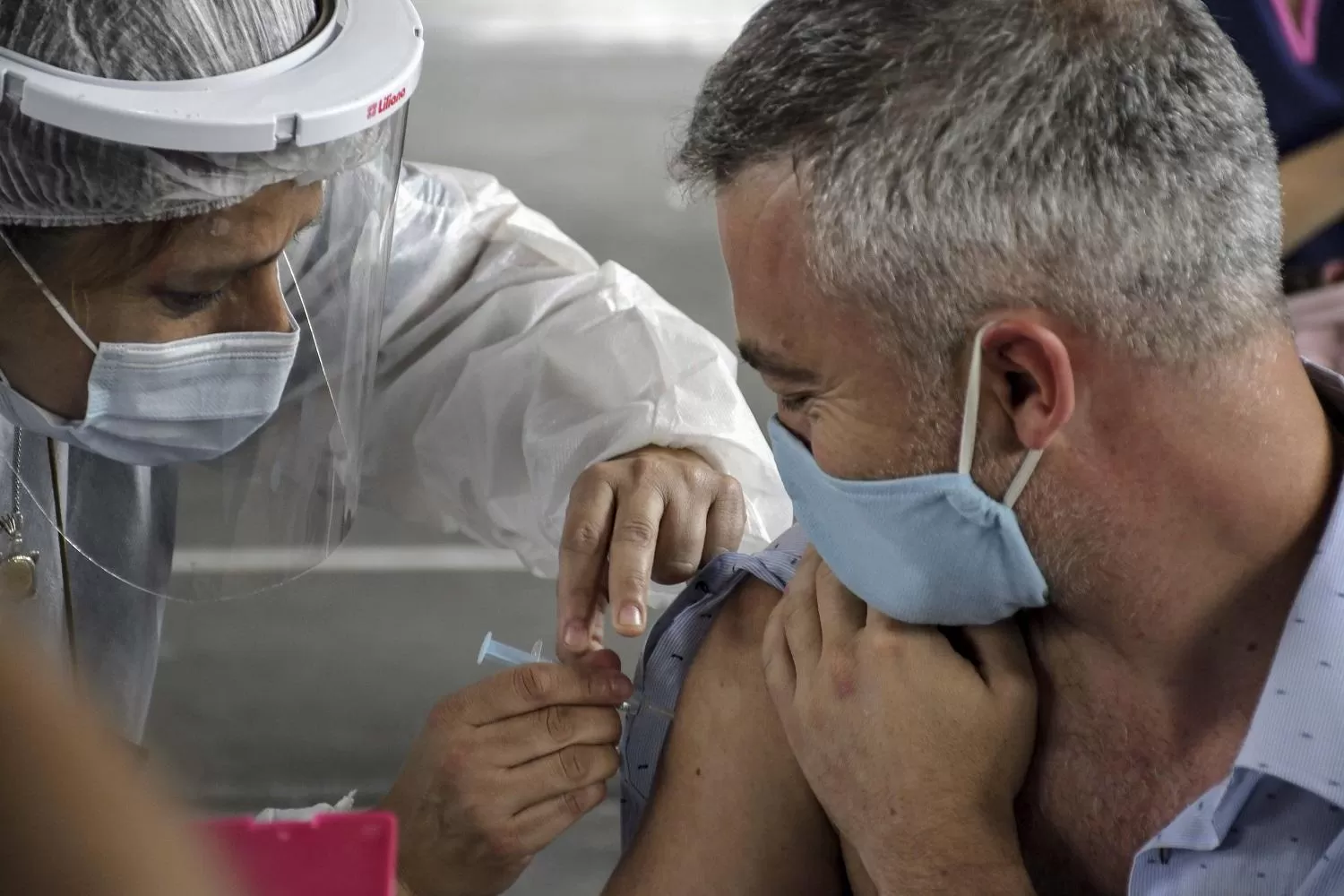 Coronavirus en Argentina: se registraron 285 muertes y 8.374 nuevos contagios